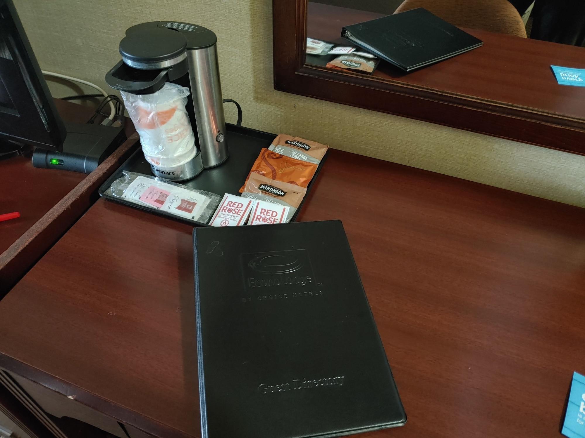 Econo Lodge City Centre Kingston Bagian luar foto