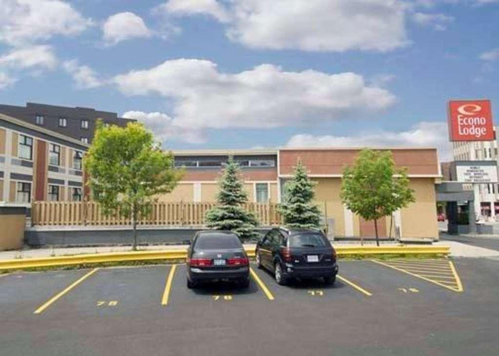 Econo Lodge City Centre Kingston Bagian luar foto
