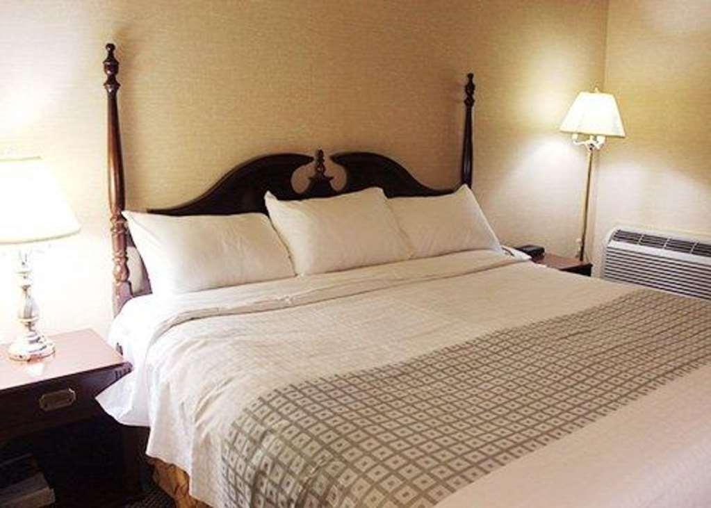 Econo Lodge City Centre Kingston Ruang foto