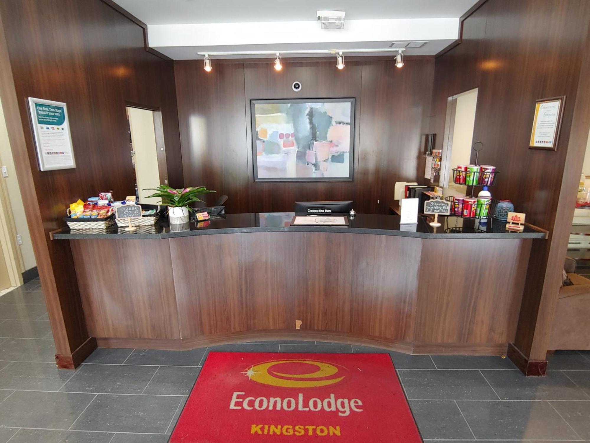 Econo Lodge City Centre Kingston Bagian luar foto