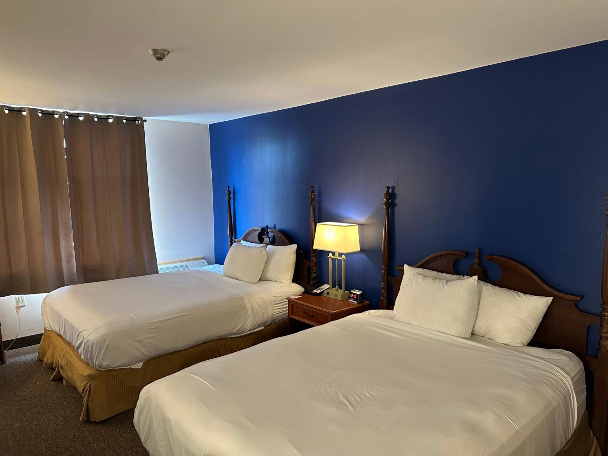 Econo Lodge City Centre Kingston Bagian luar foto
