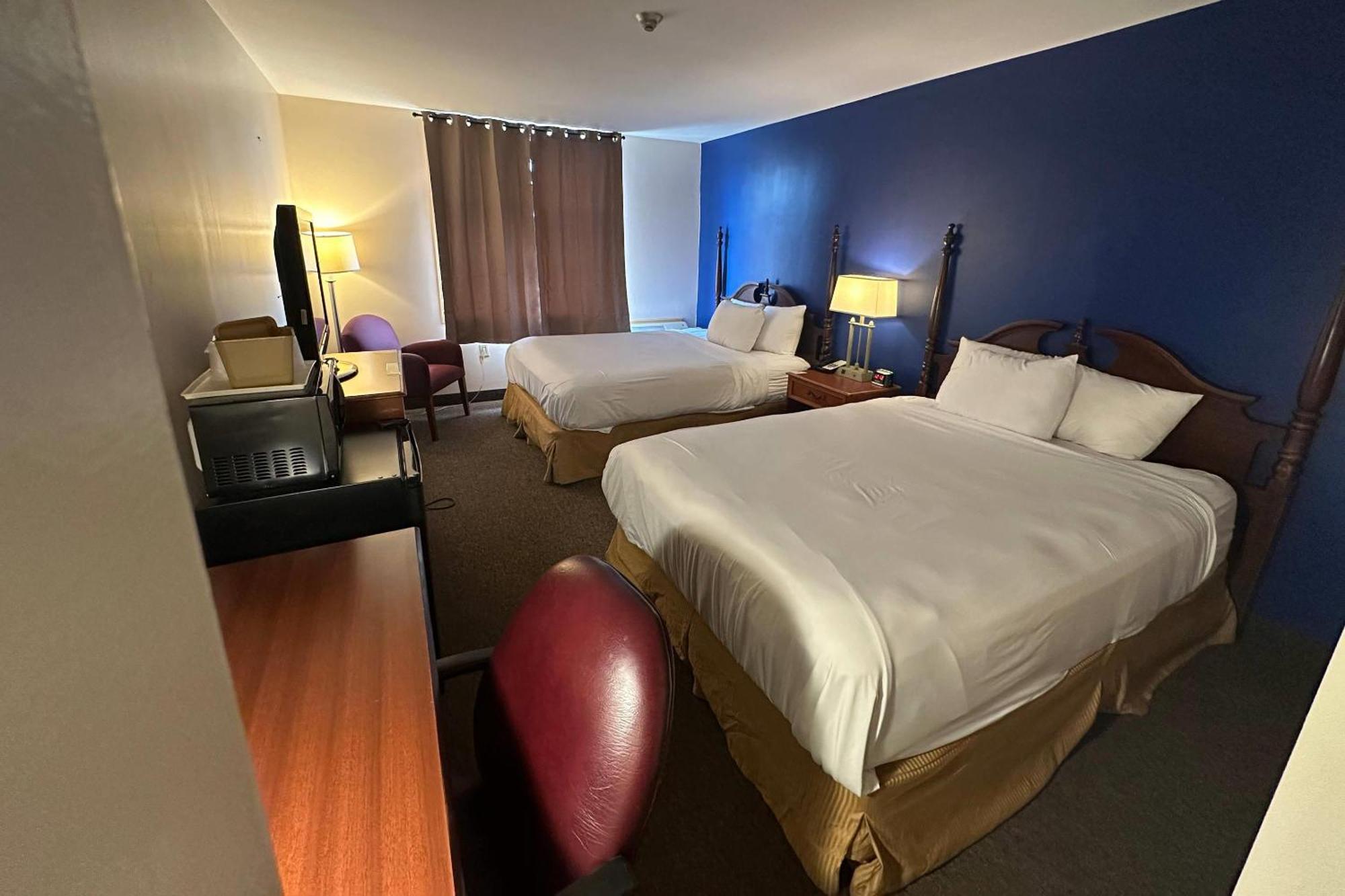 Econo Lodge City Centre Kingston Bagian luar foto